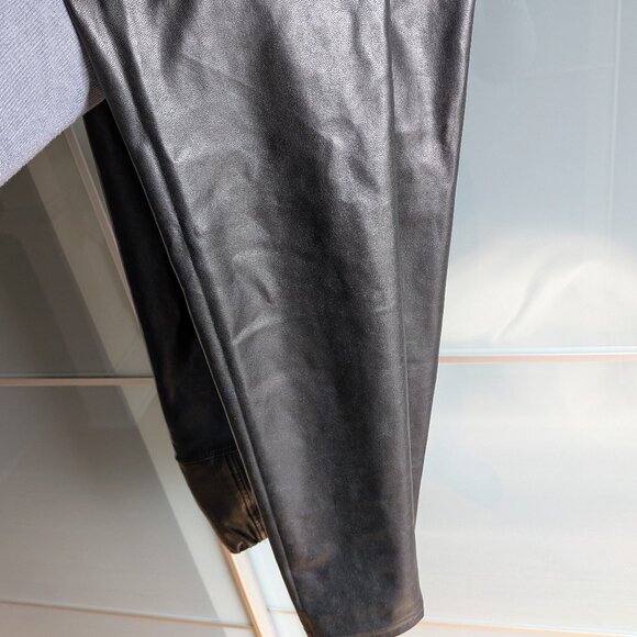 Aritzia Daria Pant - Picture 2 of 7